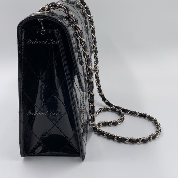 Authentic CHANEL Patent Black Jumbo Flap Crossbody - Picture 7 of 17